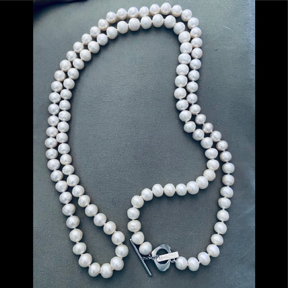 Simply Divine Strain of white Vantel Pearls - Picture 4 of 6